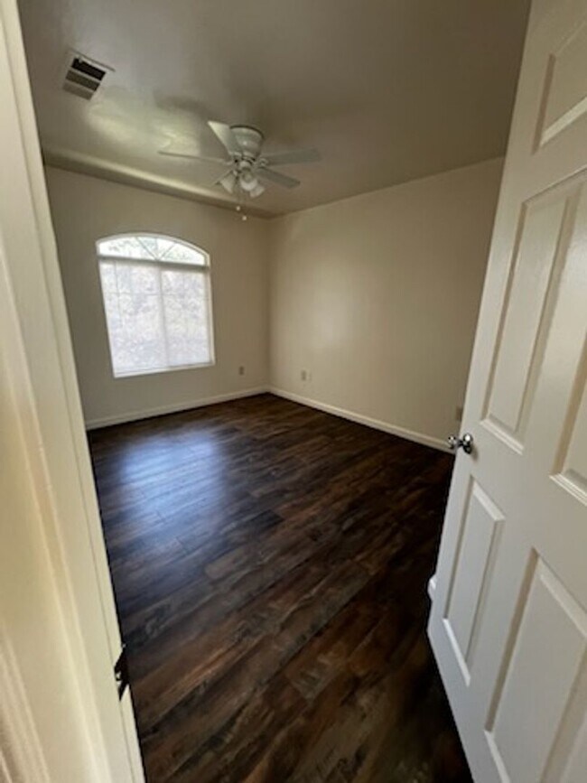 Building Photo - 730 K St