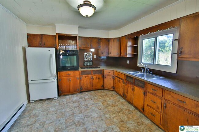 Building Photo - 68 W Center St