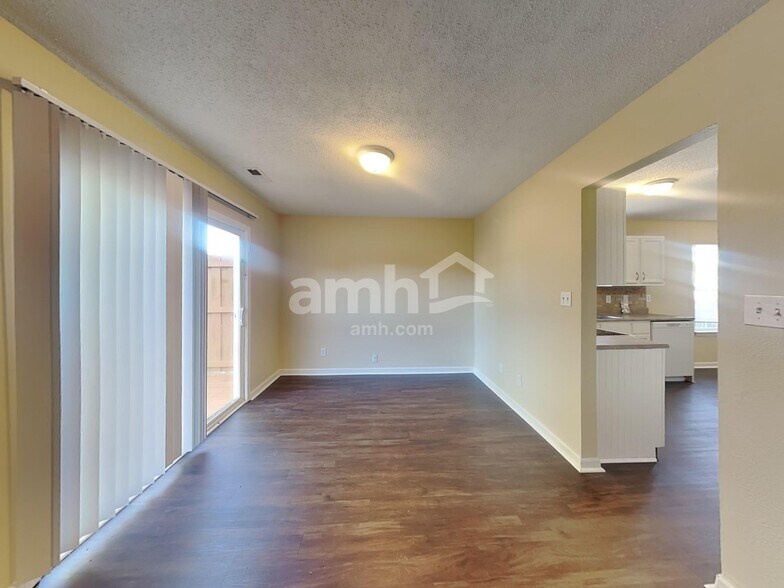 Building Photo - 1494 Blue Grass Pky