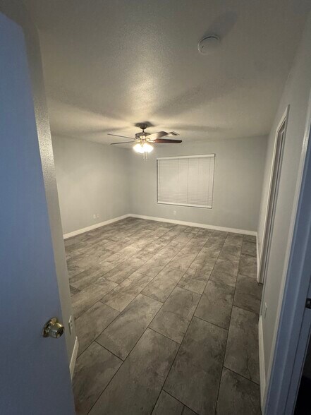 Master bedroom - 10791 W Roanoke Ave