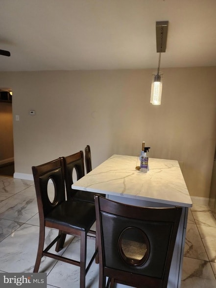 Building Photo - 8030-8000 Ditman St