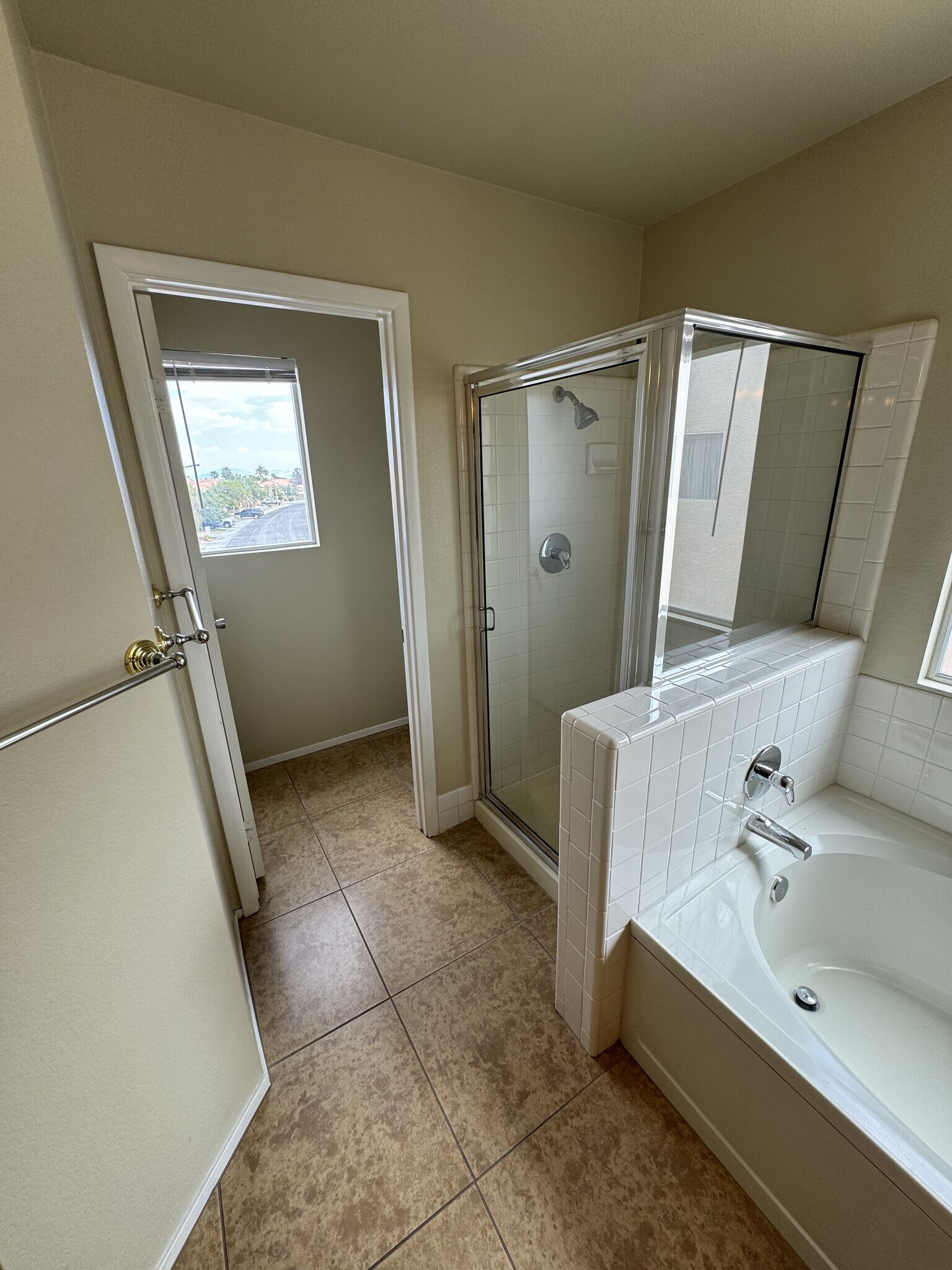 Building Photo - 1652 Sand Canyon Dr