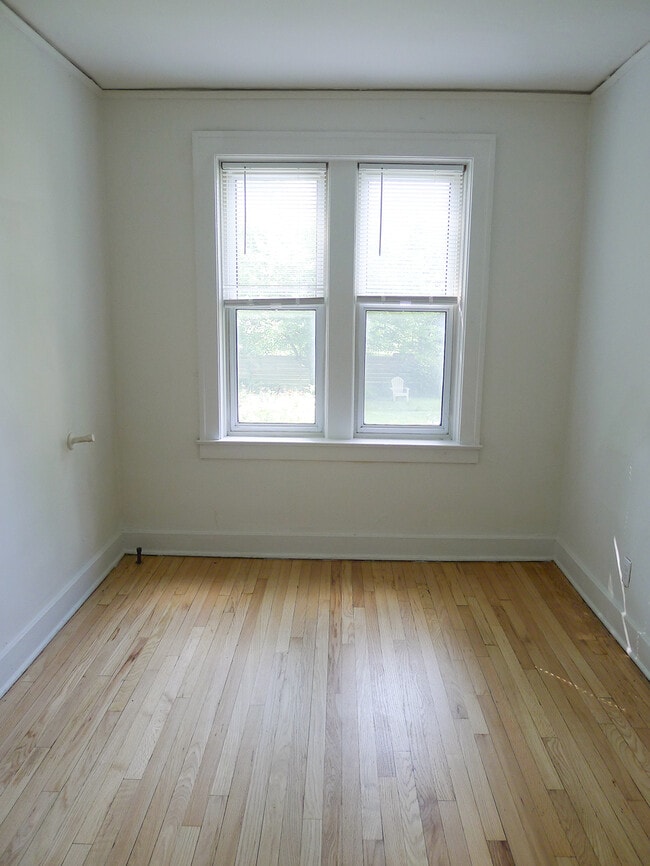 Building Photo - 1780 Van Dyke St