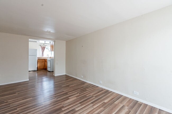 Building Photo - 2316 E 4th St