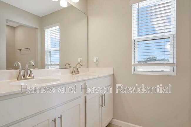 Building Photo - 840 Blue Creek Dr