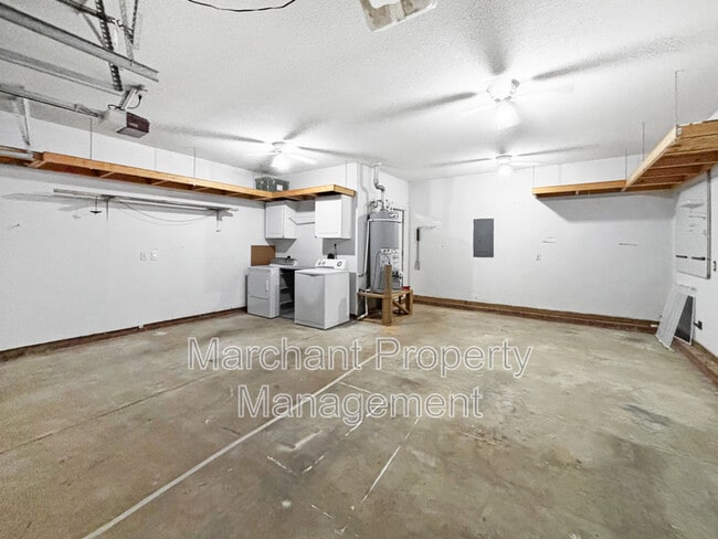 Building Photo - 6 Twickenham Dr