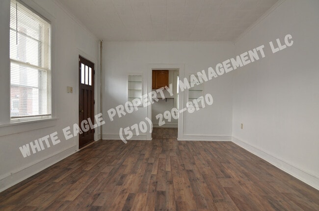 Building Photo - 208 Olyphant Ct