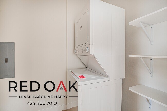 Building Photo - 1611 Oak St