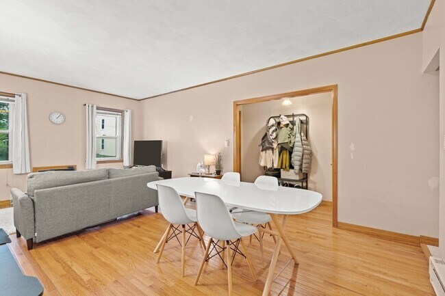 Building Photo - 46 Riverdale St