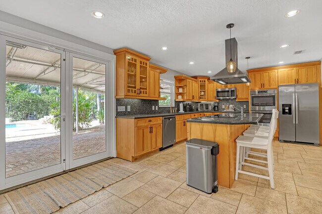 Building Photo - 10780 Anderson Ln