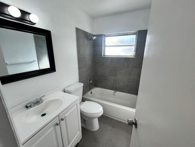 Building Photo - Grove Road