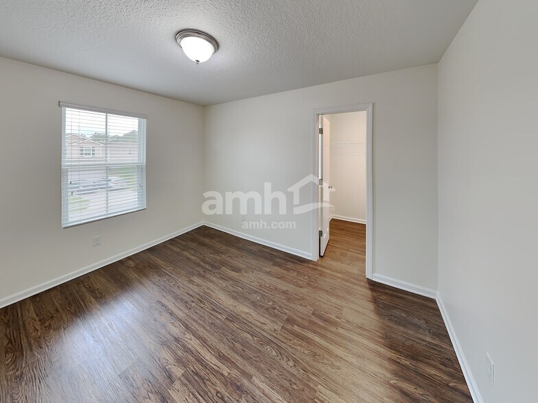 Building Photo - 212 W Jayce Way