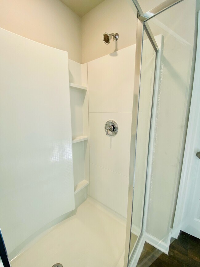 Building Photo - 23135 Shadowridge Dr