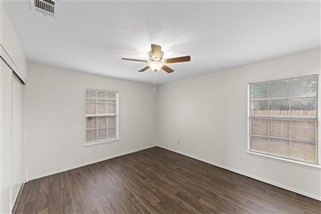 Building Photo - 4626 Larner St