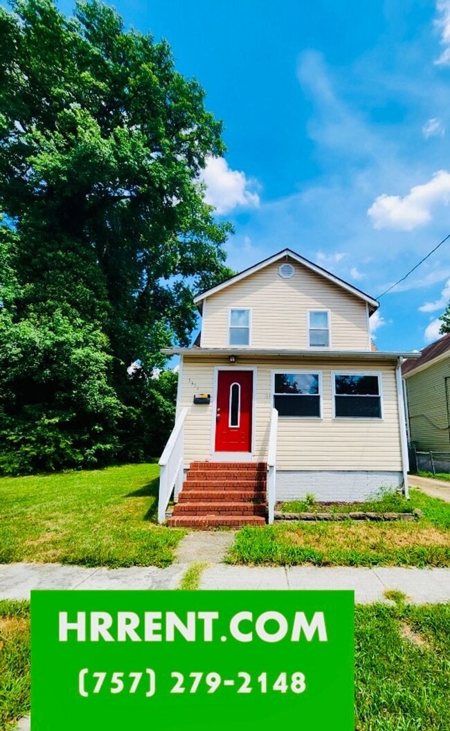 Building Photo - Cozy 3 Bedroom 1.5 Bath Two-Story Home located in the Fairmount Park in Norfolk!