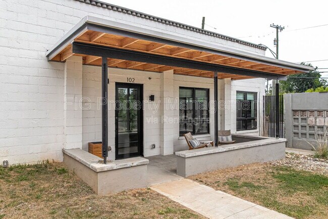 Building Photo - 3415 N Broadway