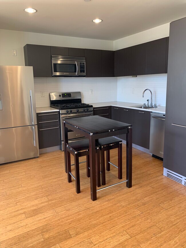 Kitchen - 1912 Broadway