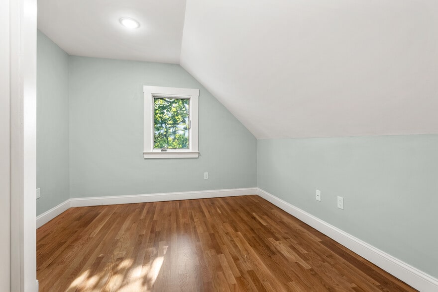Building Photo - 58 Otis St
