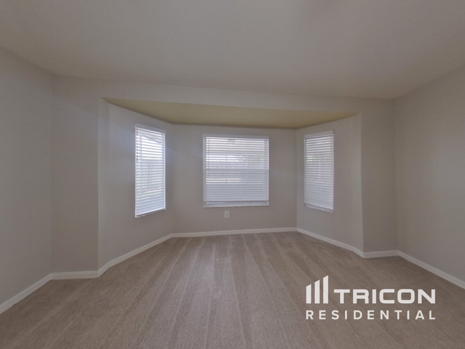 Building Photo - 10435 Blackmore Dr