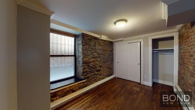 Building Photo - 336 E 18th St