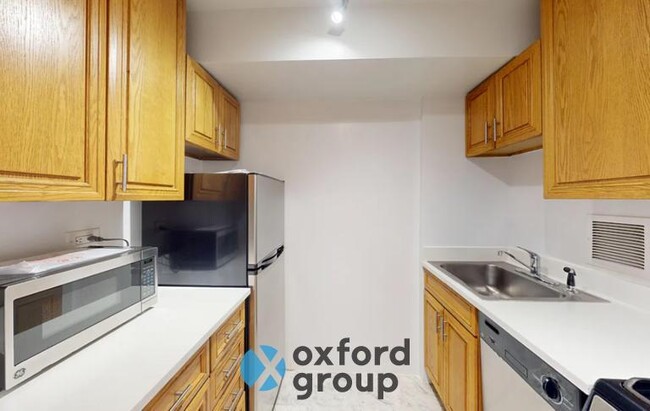Building Photo - 2 bedroom in NEW YORK NY 10014