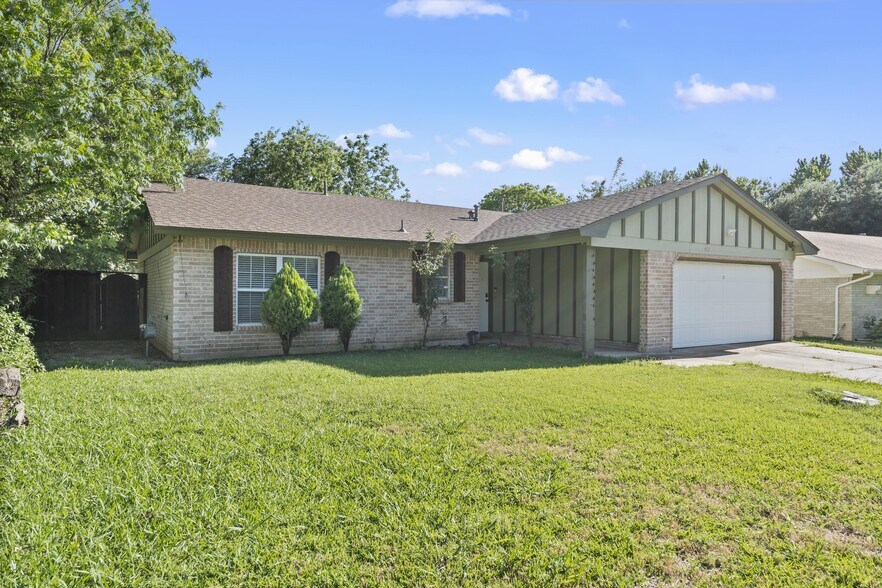 Building Photo - 404 Cavendish Dr