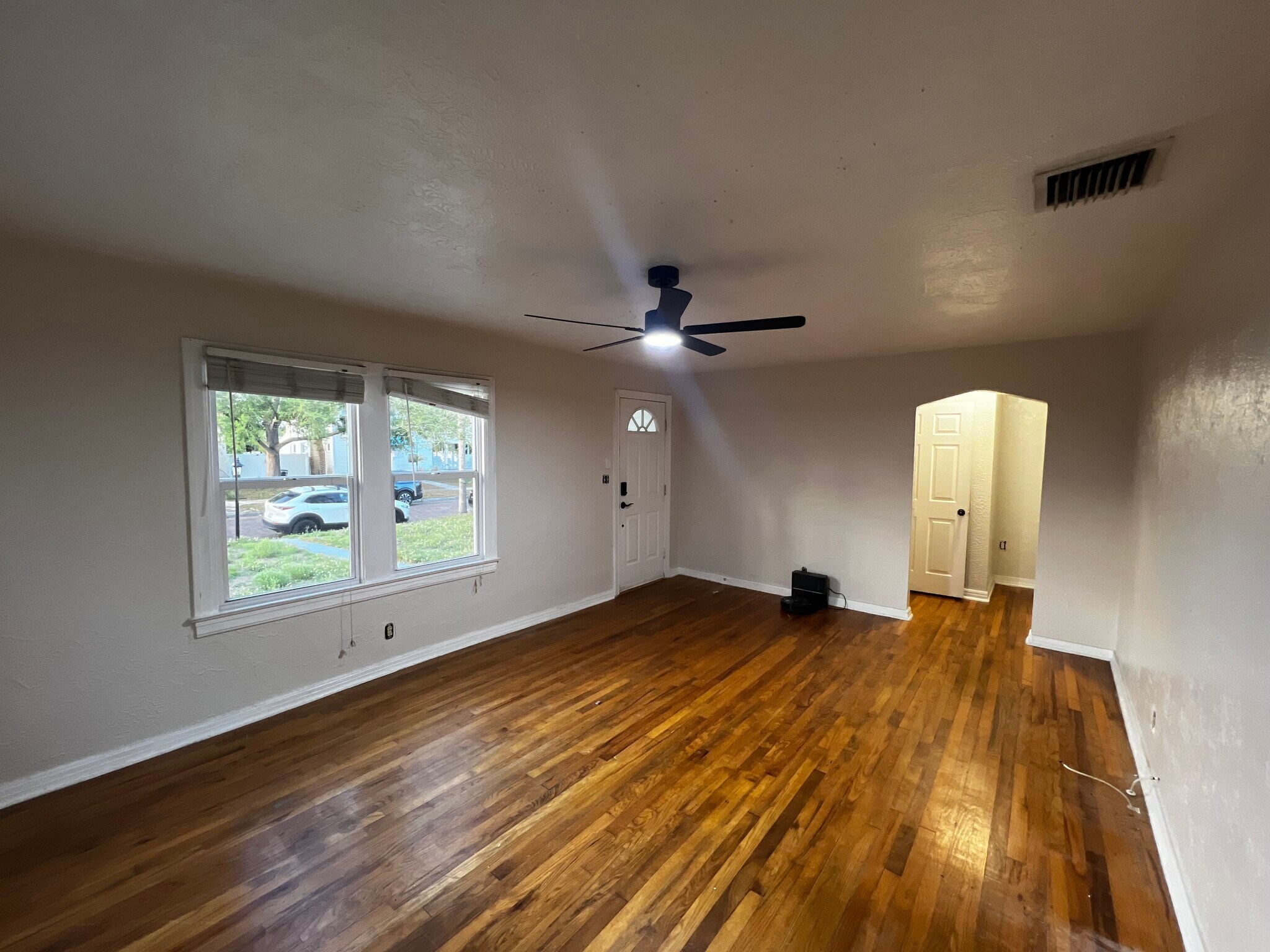 Building Photo - 3730 3rd Ave N