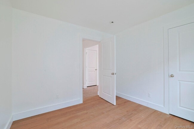 Building Photo - 38 E Parmenter St