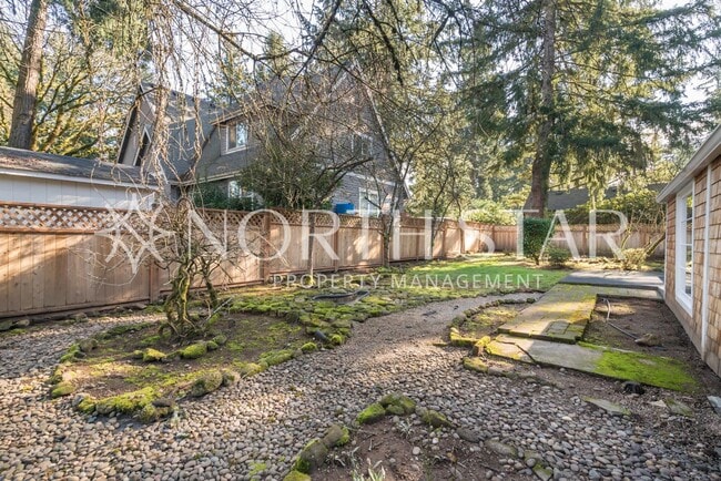 Building Photo - Newly Remodeled Lake Oswego Cottage With Lake Access.