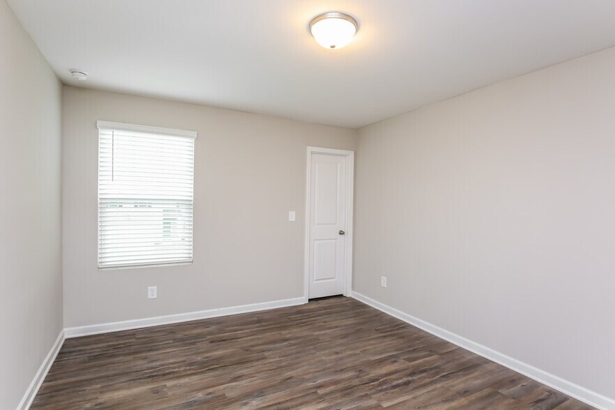 Building Photo - 3735 Newbury Pl