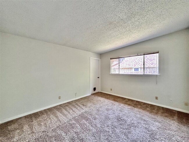 Building Photo - 8711 Westover Club Dr