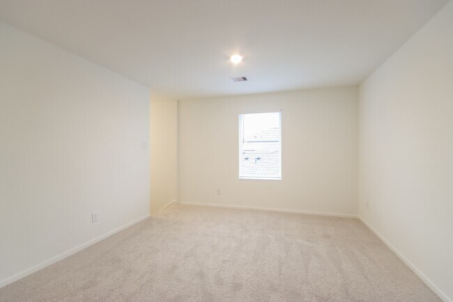 Building Photo - 31428 Moore Rd