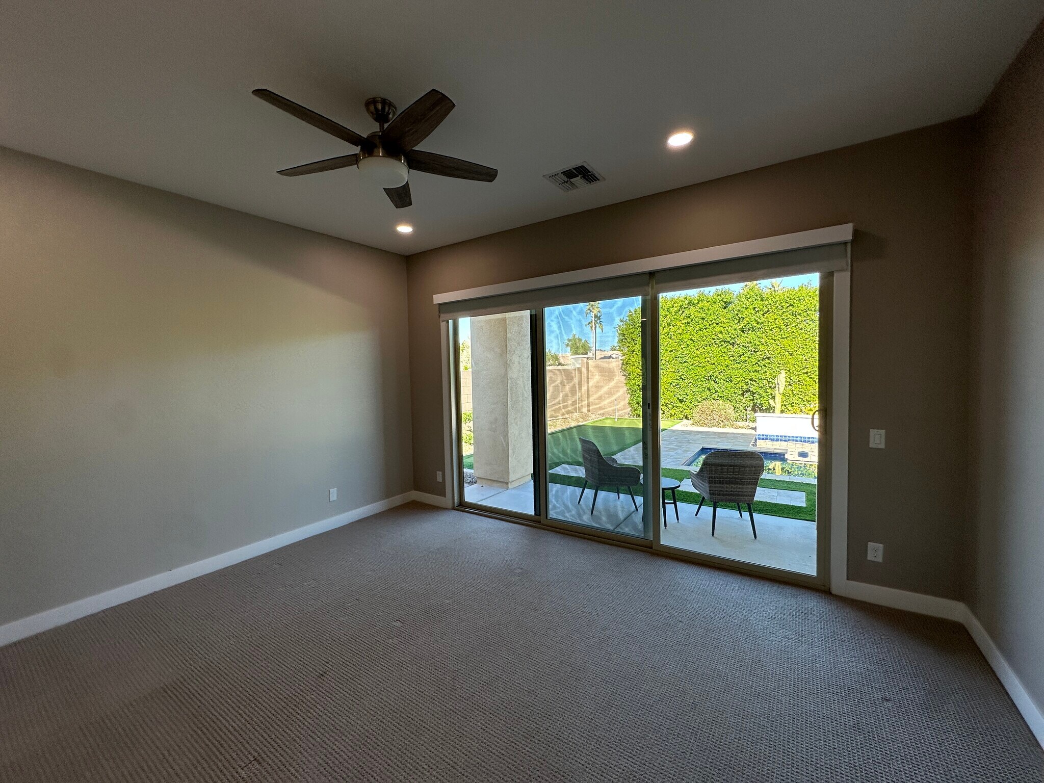 Building Photo - 1140 E Cherrywood Pl