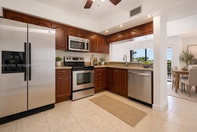Building Photo - 9040 SW 125th Ave