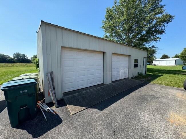 Building Photo - 2015 Franklin Rd