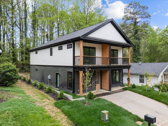 Building Photo - 6509 Lincolnville Rd