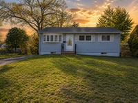 Building Photo - 3 Bedroom Single-Family Ranch Home in Toms River