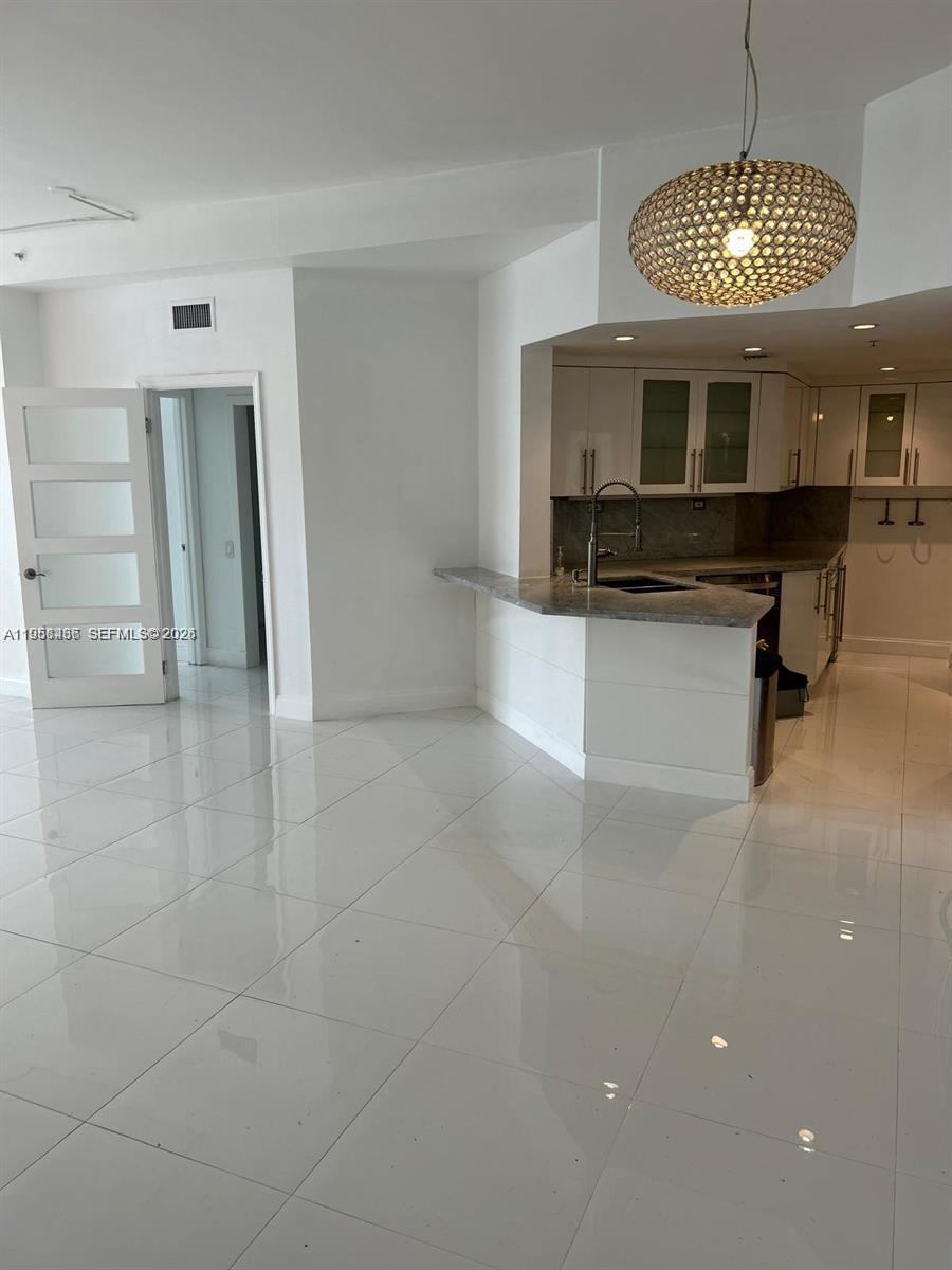 Building Photo - 701 Brickell Key Blvd