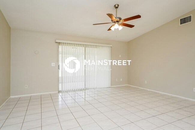 Building Photo - 3 Bedroom Pet-Friendly Home in Cape Coral, FL with Main Street Renewal