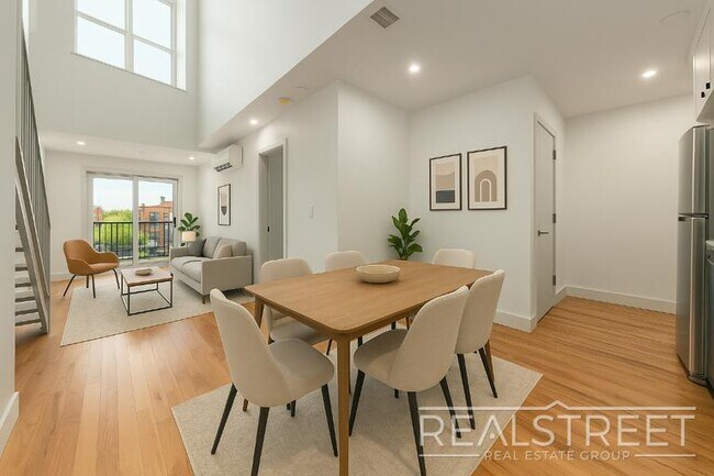 Primary Photo - Penthouse 2BR/2BA with Private Roof Deck, ...
