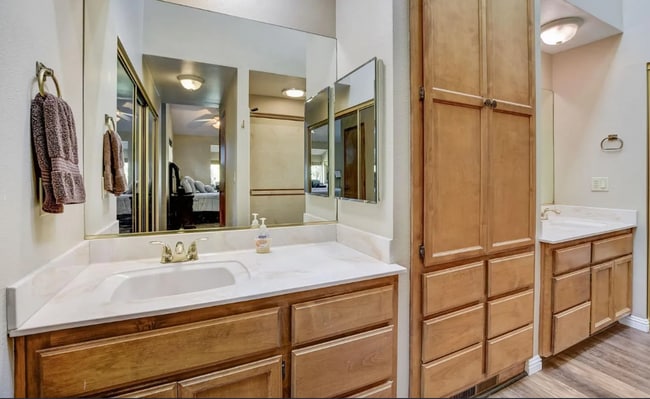 Building Photo - Bright 2-Bed/2-Bath Auburn Home with Sutter Buttes Views