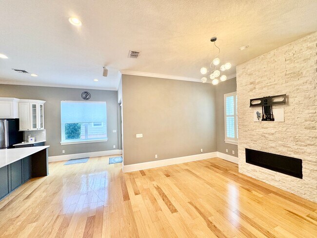 Building Photo - LUXURY RENTAL In Maitland - Winter Park Area 32751