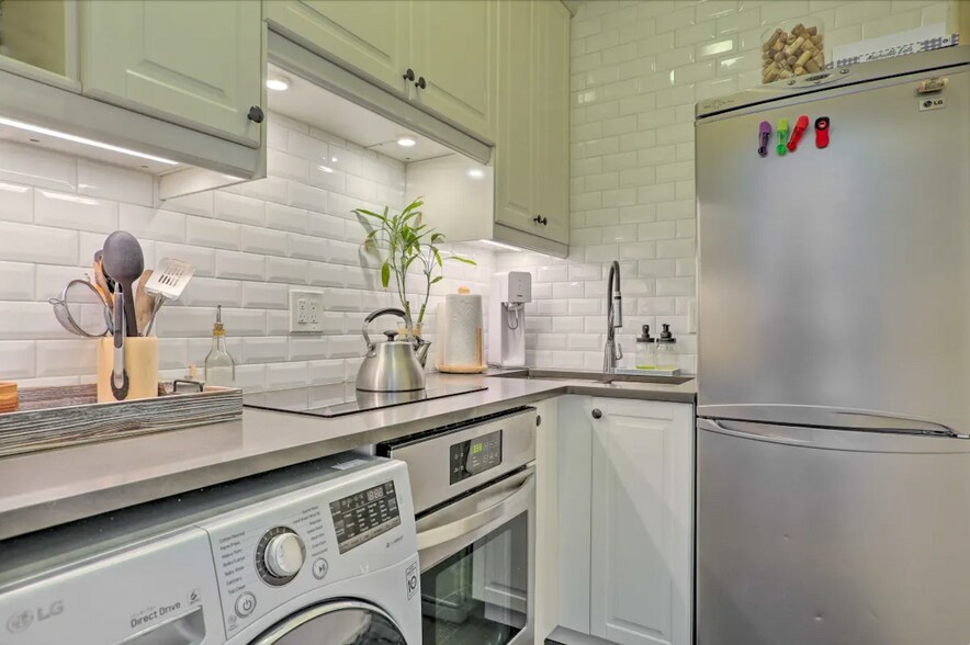 Building Photo - 101 Willow Ave