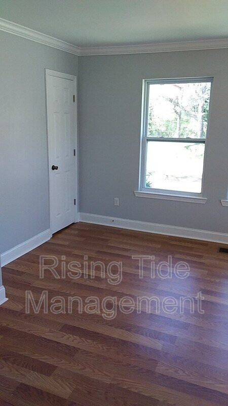 Building Photo - 5129 Highland Ave