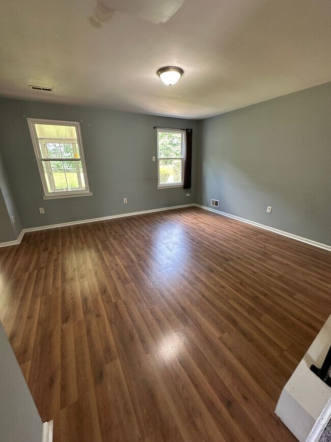 Building Photo - Nice 2 bedroom townhome with a view!