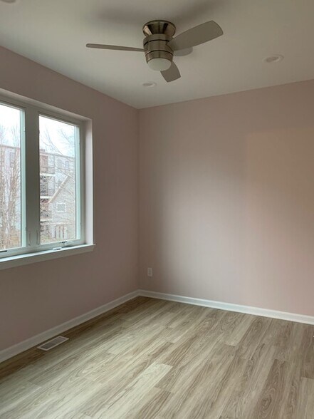 Building Photo - 2451 Thurman Ave