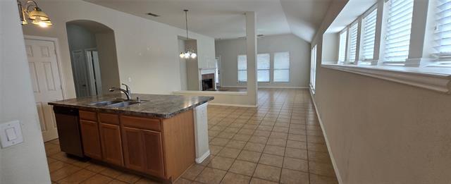 Building Photo - 2121 Kingsdale Ct