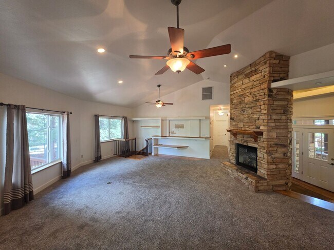 Building Photo - 2374 S Cliffview St
