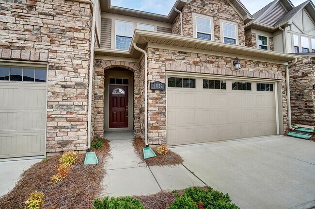 Building Photo - 3 Bedroom Townhome in Steele Creek!