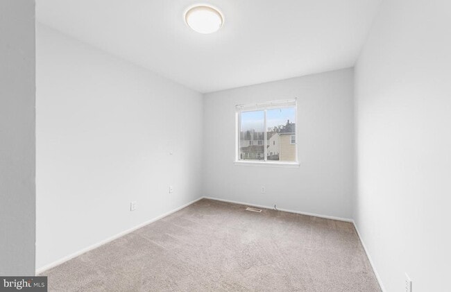 Building Photo - 75 Fomalhaut Ave